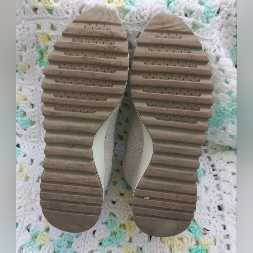 Geox Respira Women's Tabelya Suede Off White/Grey Low-Top Sneakers Size 7 US - Picture 8 of 15